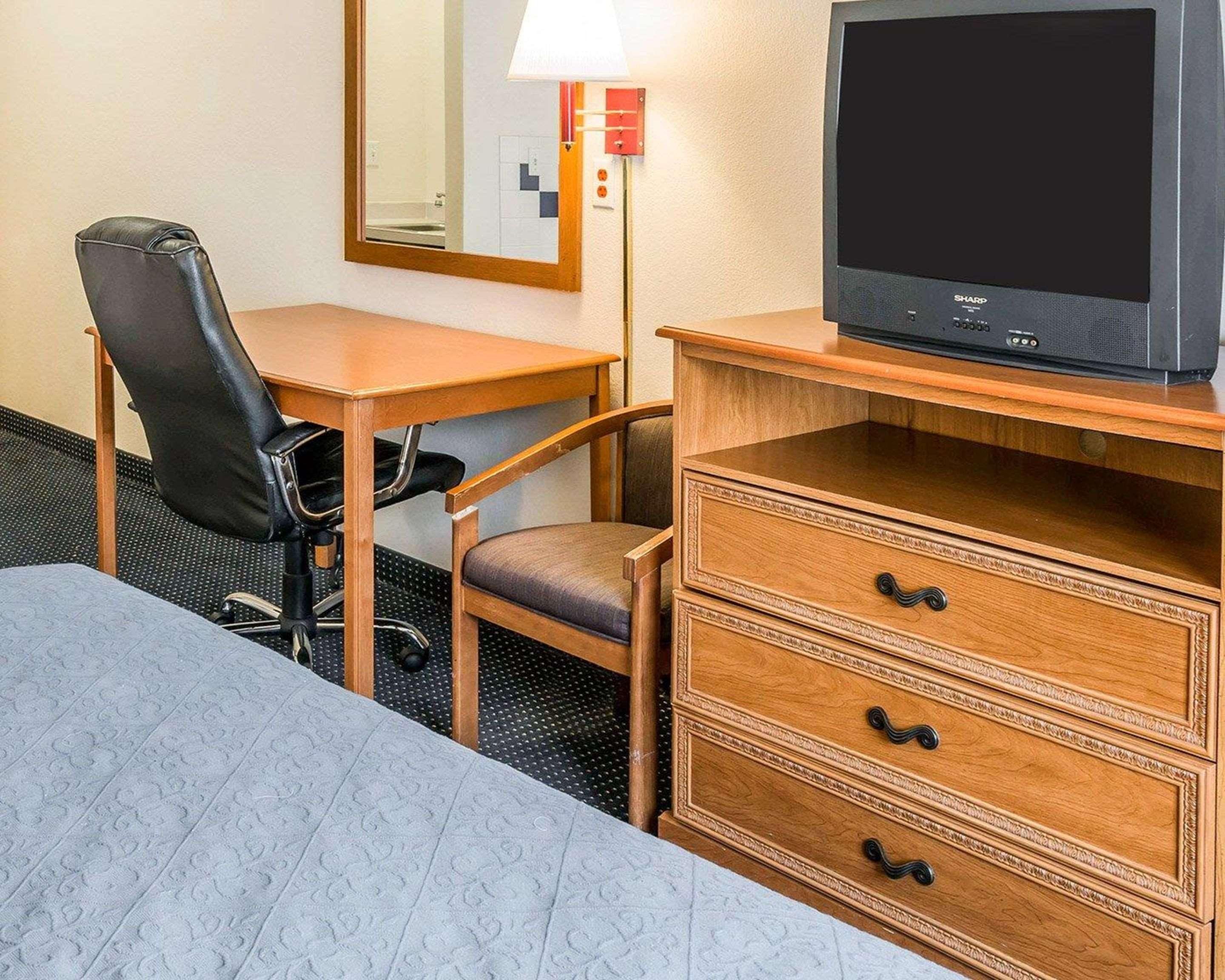 Quality Inn I-94 Near Wings Stadium Kalamazoo Exterior photo